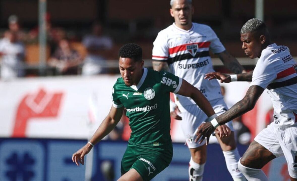 Momento do jogo entre o Palmeiras e o São Paulo