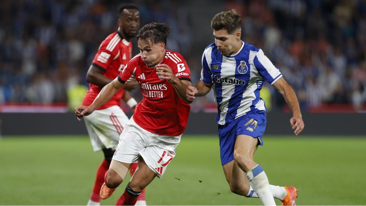Amar Dedic e Francisco Moura travaram duelos intensos no FC Porto-Benfica