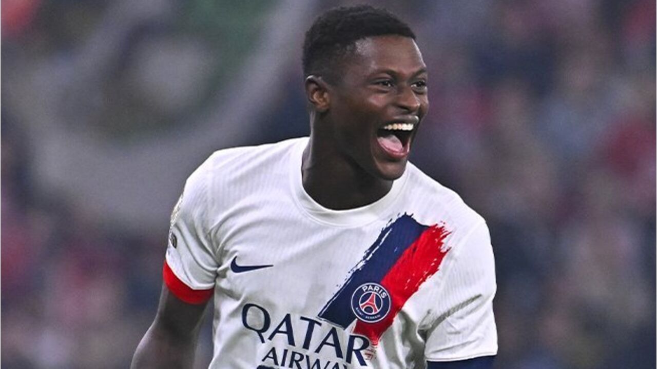 Nuno Mendes festeja golo frente ao Lille