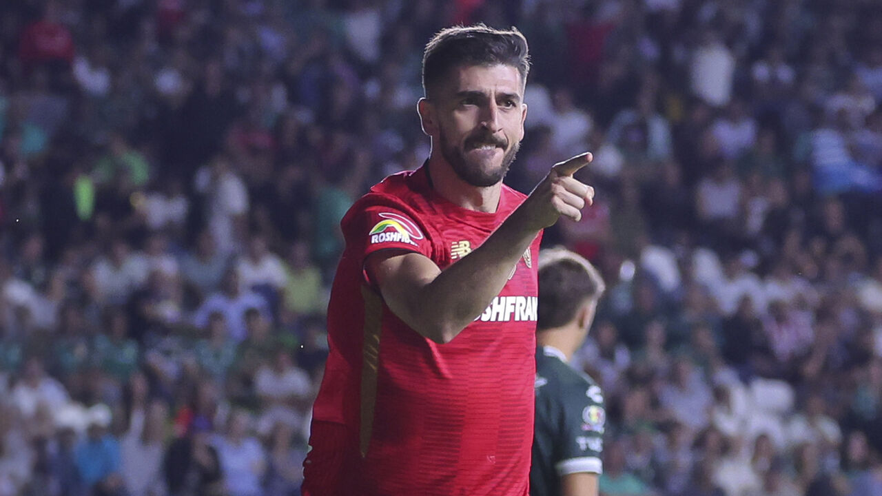 Paulinho em grande plano no México