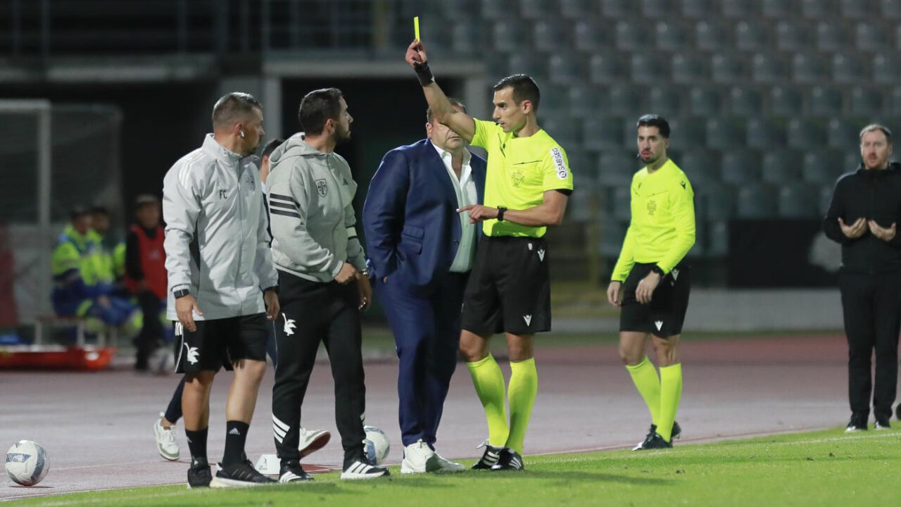 João Pereira viu cartão amarelo contra o Estoril 