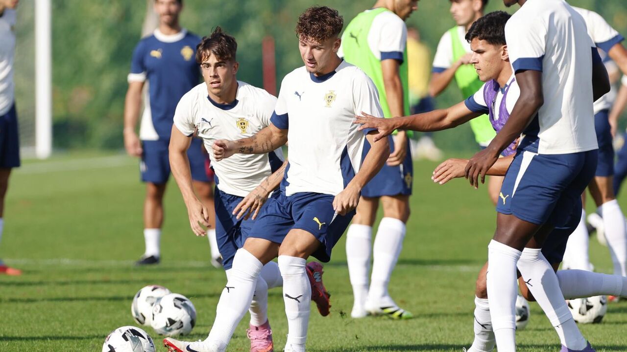 Diogo Travassos durante o treino da seleção de sub-21