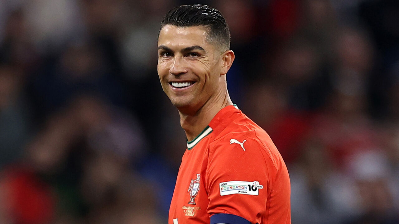 Cristiano Ronaldo atinge marca histórica de mil milhões em fortuna