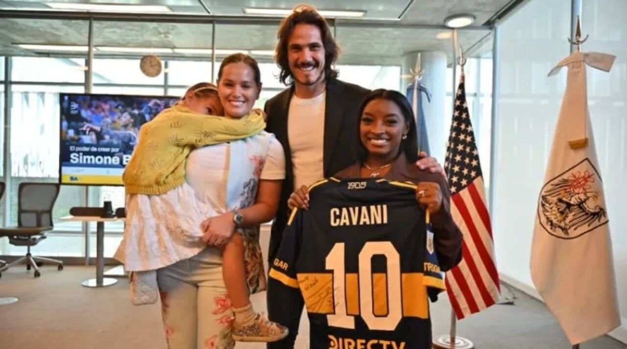 Cavani e Simone Biles juntos em Buenos Aires