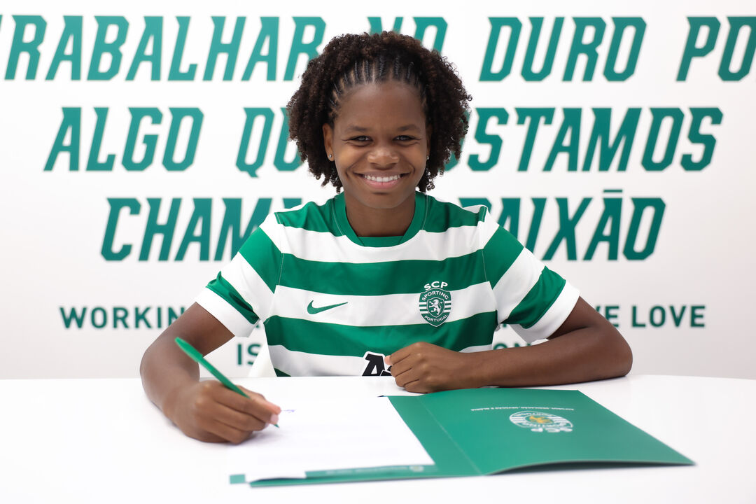 Atleta do Sporting CP assina contrato