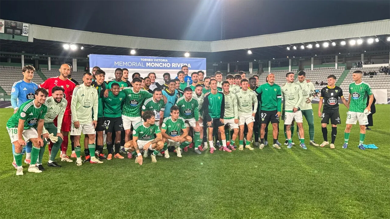 Tondela vence Racing Ferrol no Torneio Victoria "Memorial Moncho Rivera" em Espanha