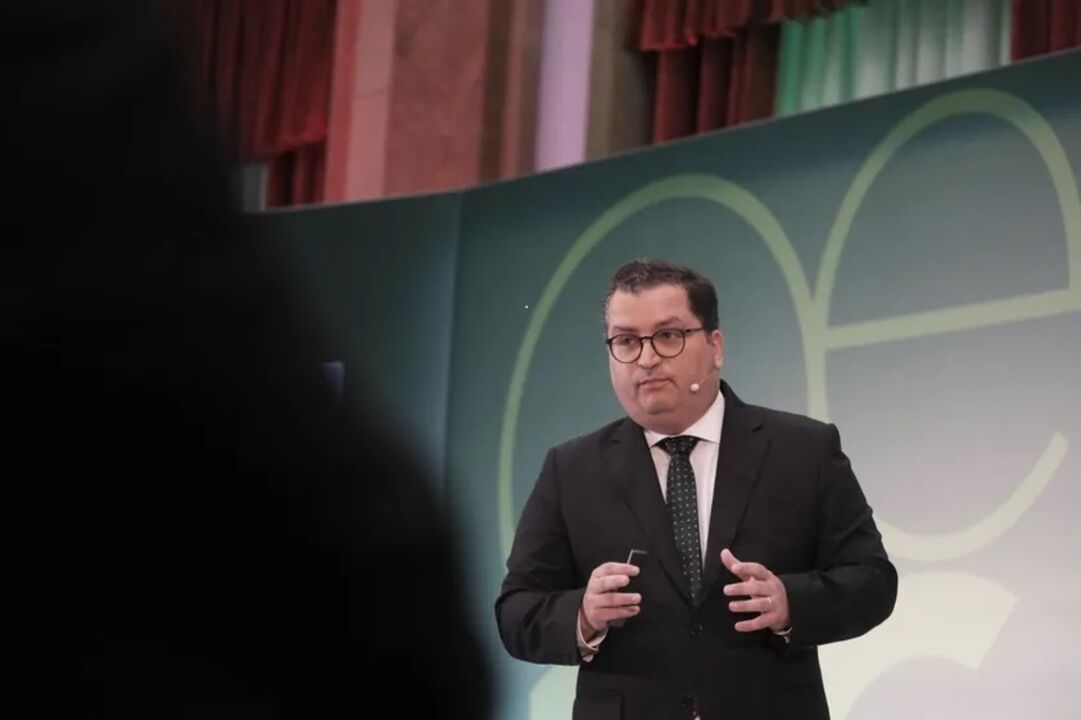 Ministro Miranda Sarmento na conferência de apresentação do OE2026