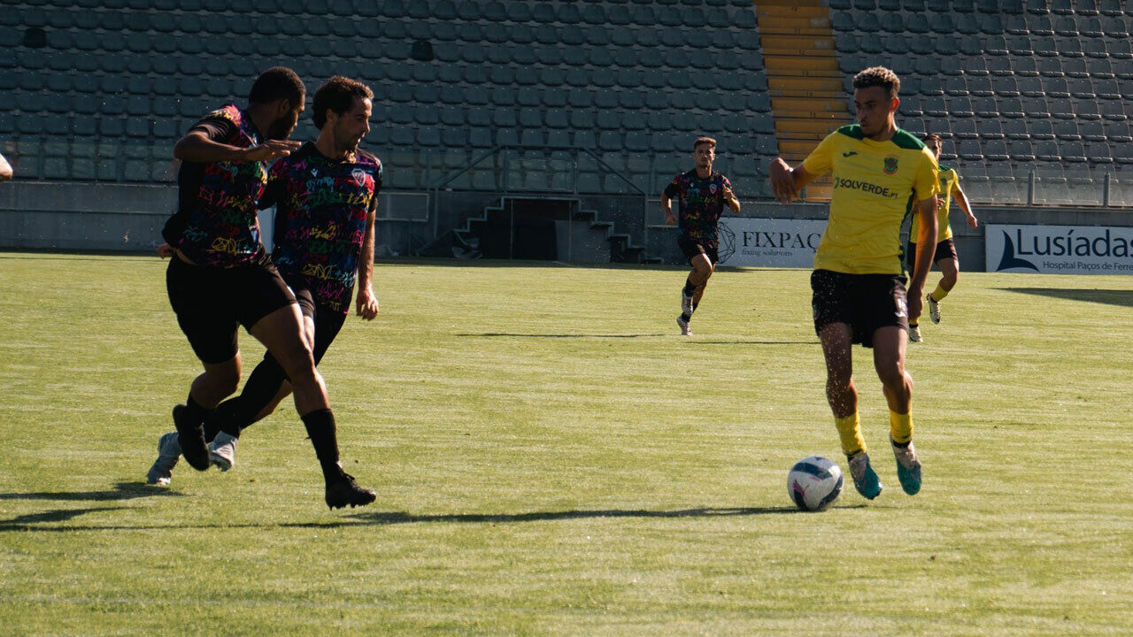 Paços de Ferreira bate Salgueiros em particular