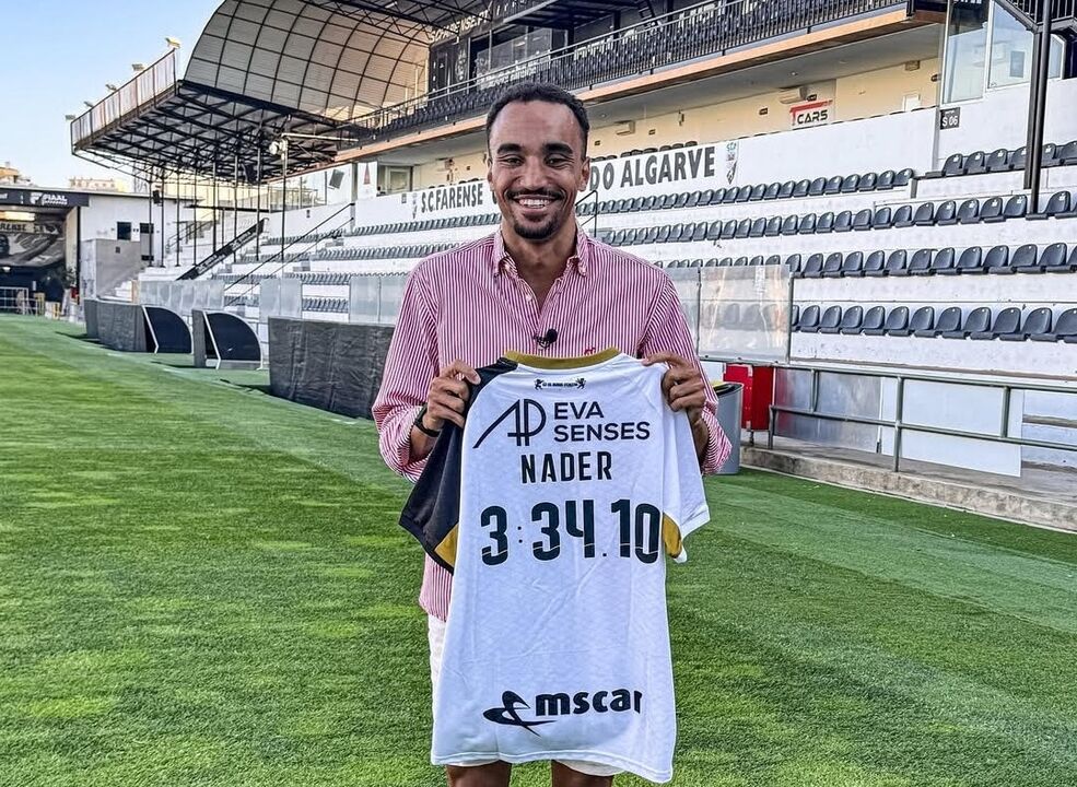 Farense homenageia Isaac Nader, campeão mundial, que jogou no clube.
