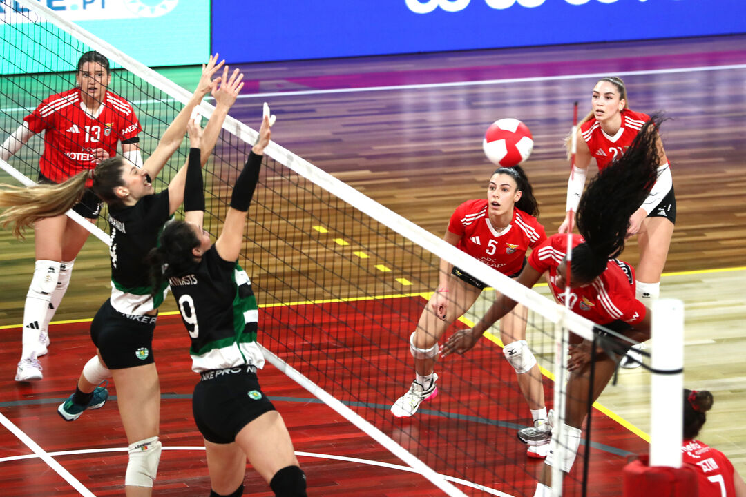 Benfica defende título no campeonato feminino de voleibol