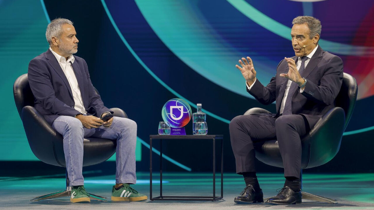 Reinaldo Teixeira em entrevista a Sérgio Krithinas, diretor executivo de Record, no Portugal Football Summit