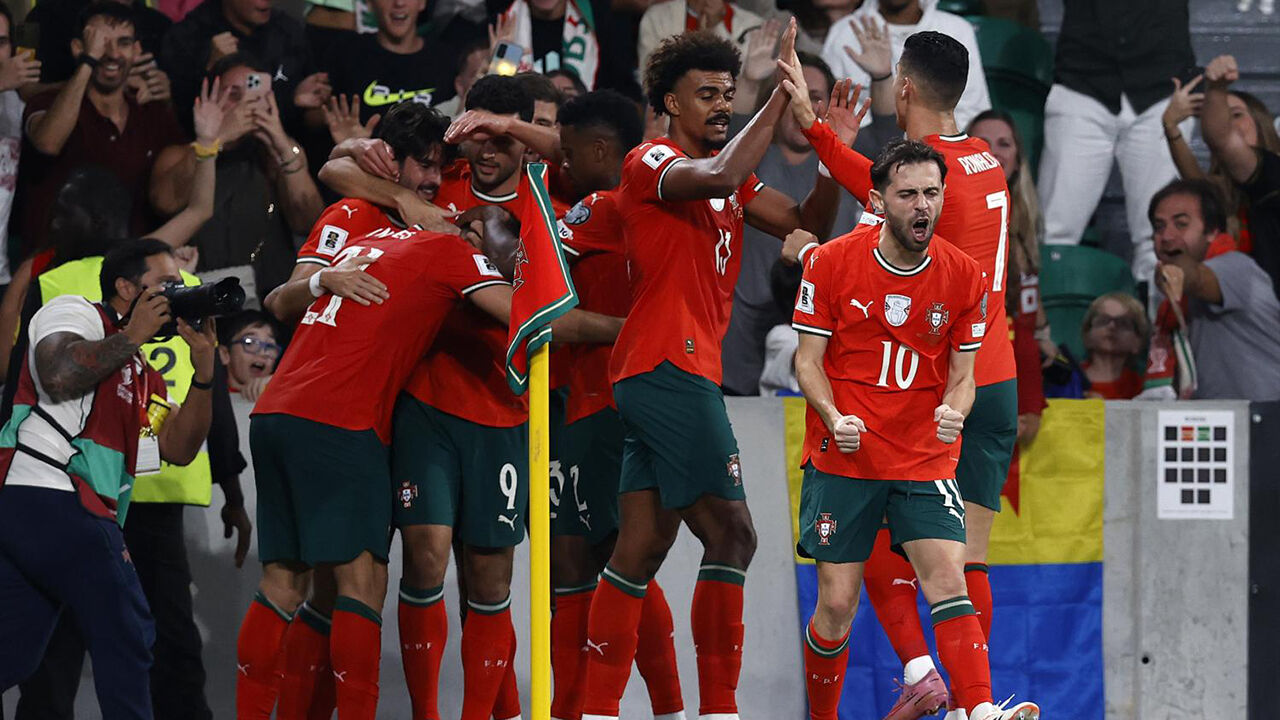 Jogadores da Seleção festejaram juntos um golo especial apontado por Rúben Neves 