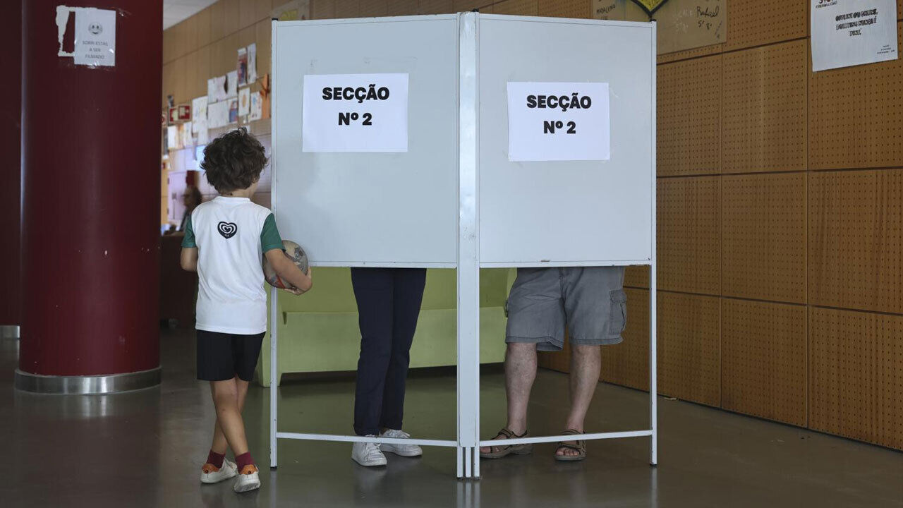 Projeções preveem abstenção entre 43% e 48,3%