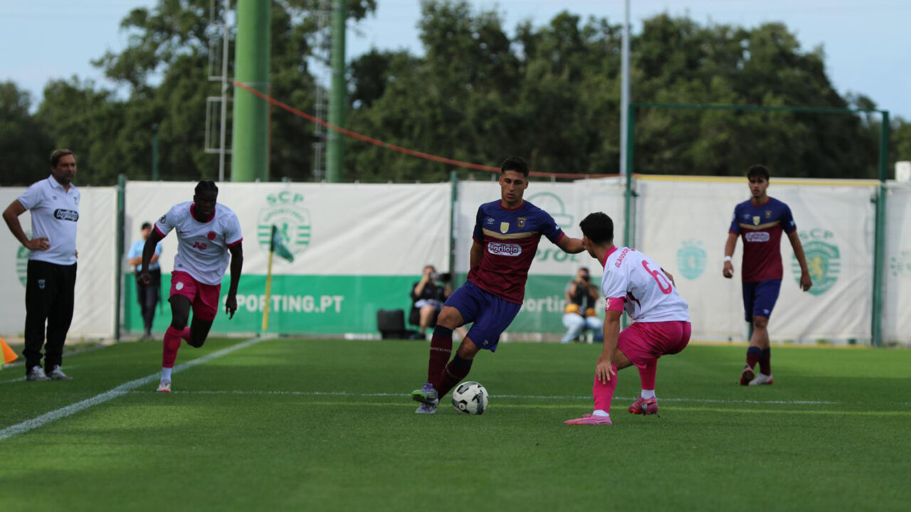 Sporting Torreense venceu por 1-0 em Alcochete