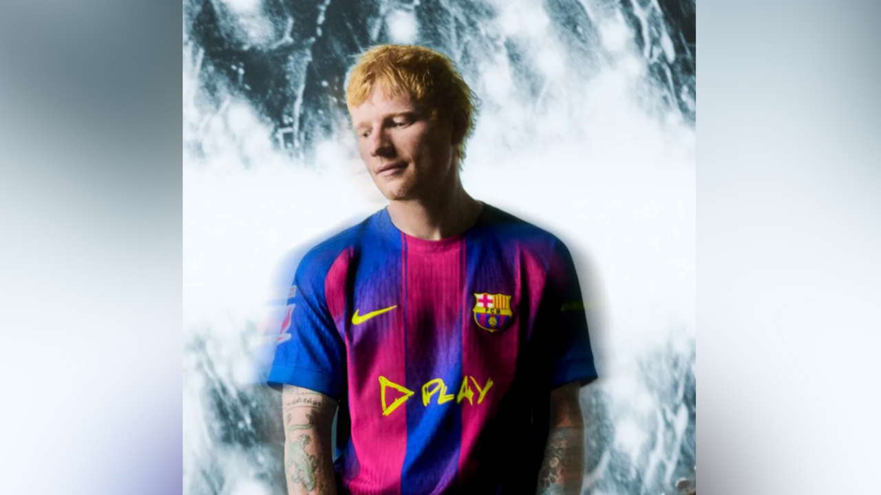 Ed Sheeran veste camisola do Barcelona para promover novo álbum