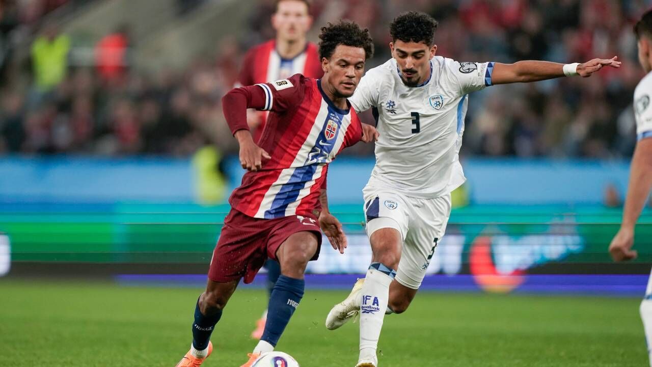 Oscar Bobb em ação com a camisola da Noruega