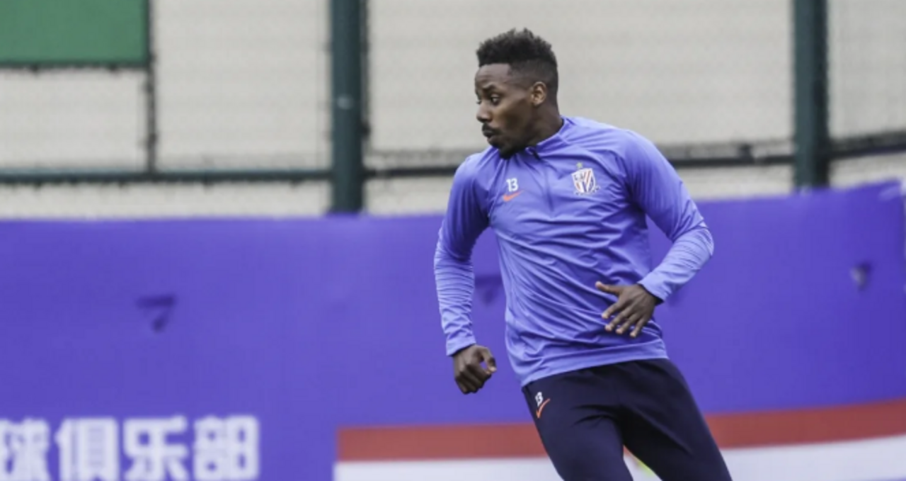 Wilson Manafá, lateral-direito do Shangai Shenhua