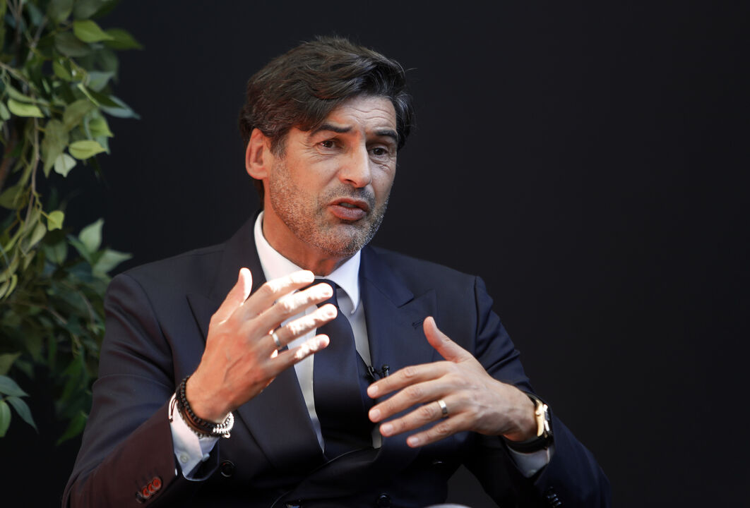 Paulo Fonseca aborda castigo e pressão política no futebol francês