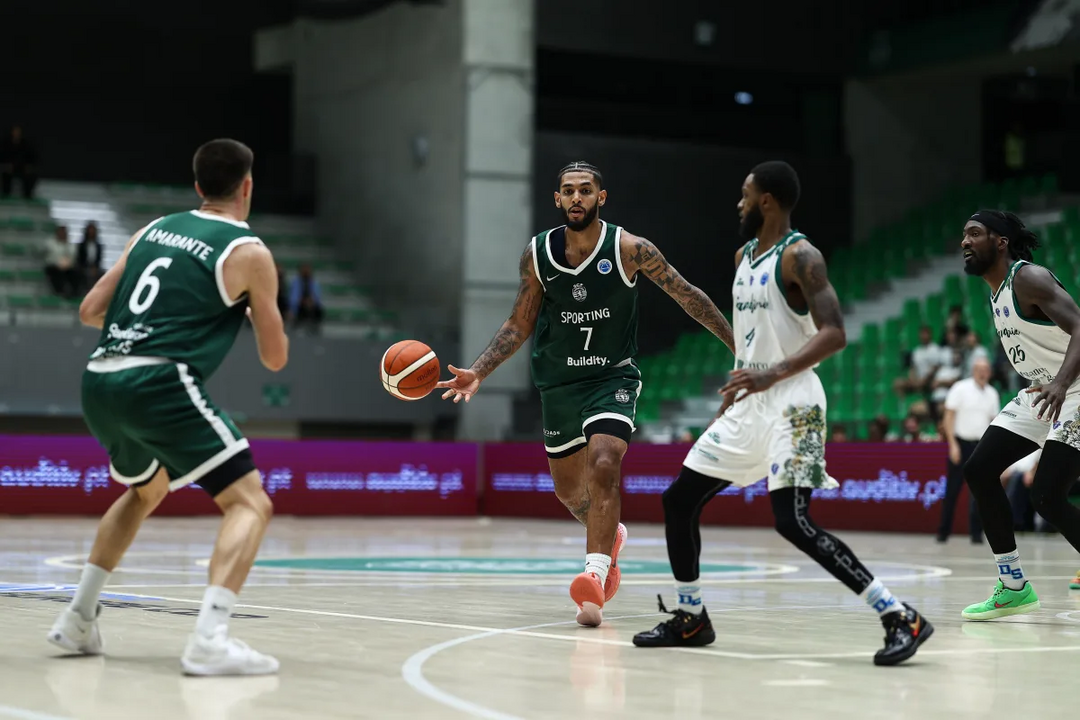 Basquetebol: Sporting CP vence Dínamo Sassari na FIBA Europe Cup