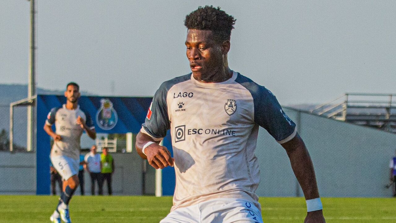 Desmond Nketia, jogador do Feirense