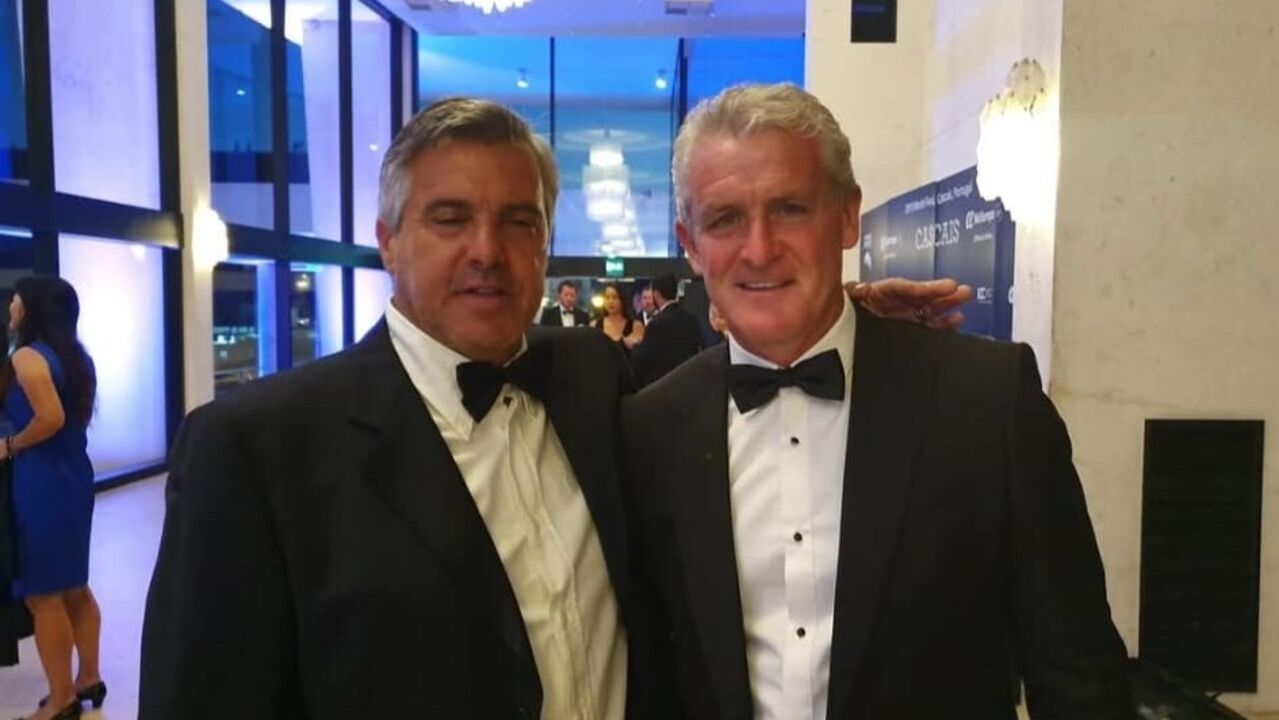 Carlos Xavier com Mark Hughes