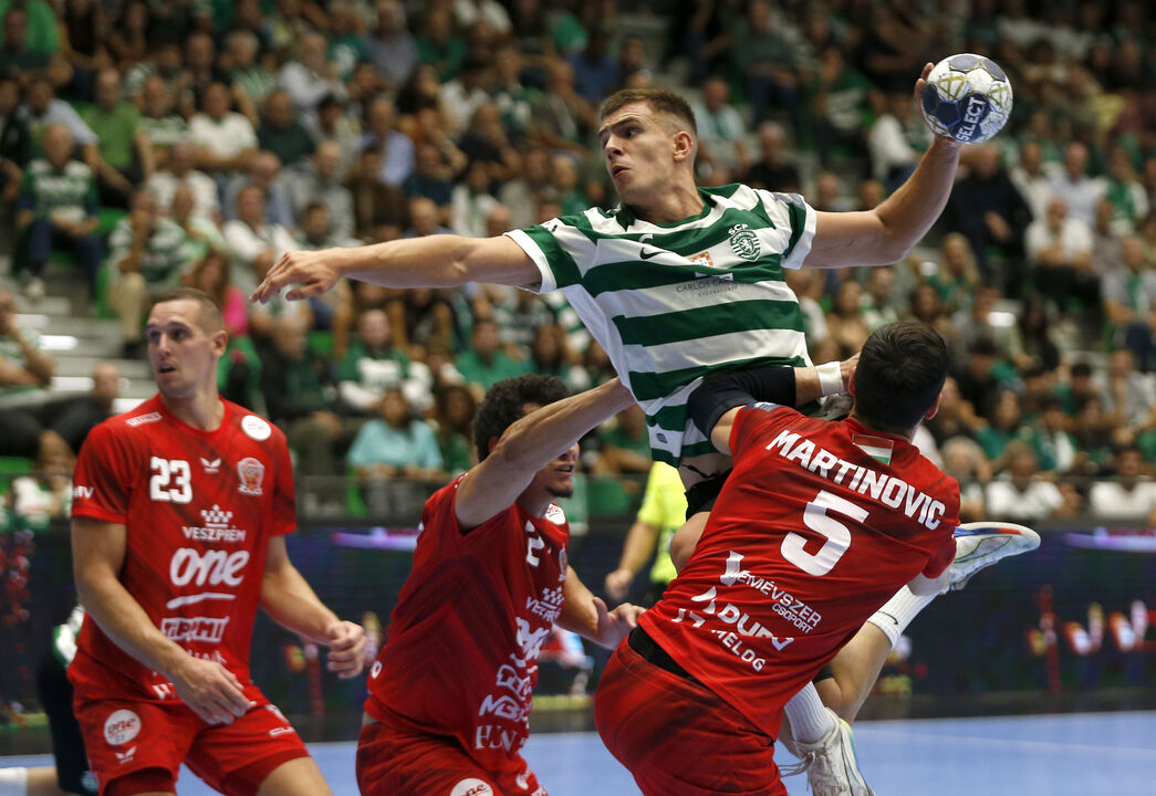 Martim Costa garante vitória épica do Sporting CP frente ao Veszprém na Champions