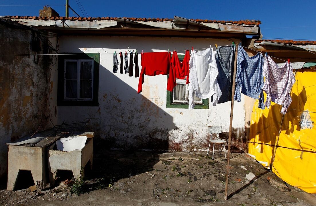 privação, pobreza, casa