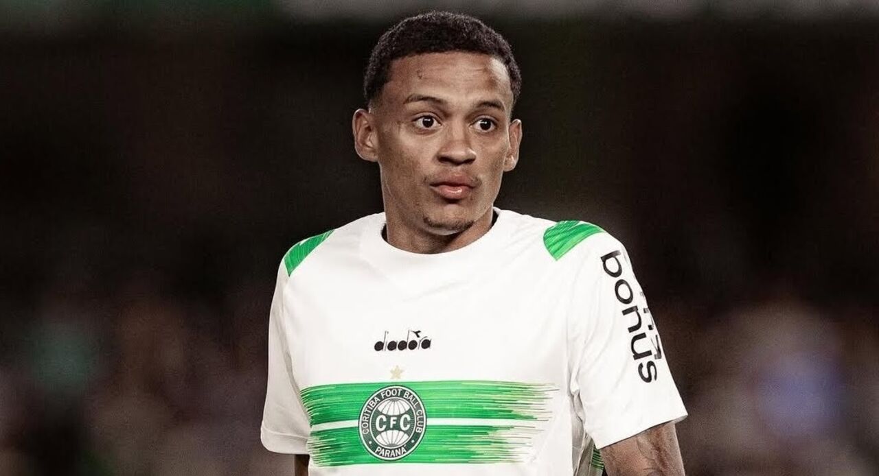 Caio Matheus reforça o Portimonense após passagem pelo Coritiba