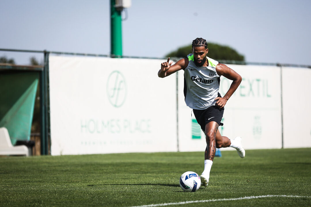 St. Juste na Academia, onde se tem treinador sob as ordens de João Gião