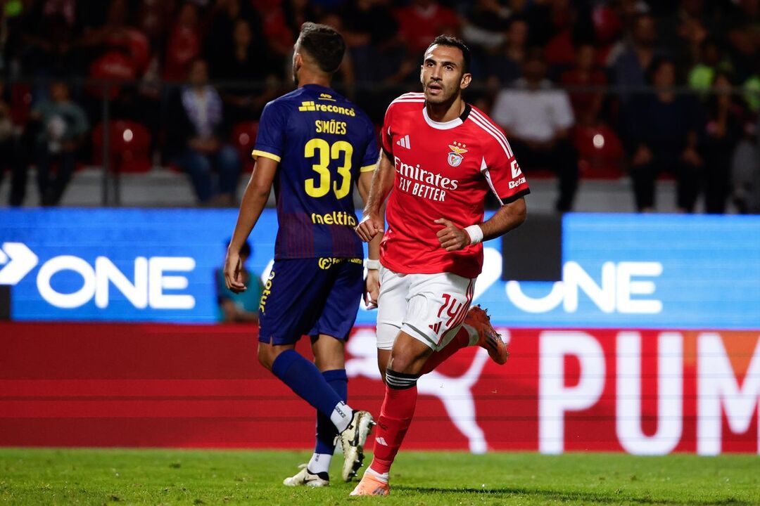 Pavlidis marca dois golos pelo Benfica contra o Chaves