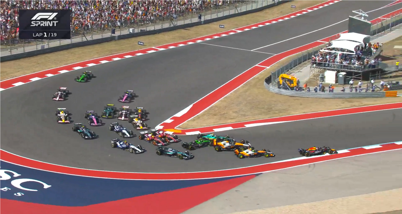 O momento em que Norris e Piastri ficaram de fora da corrida de sprint do GP dos EUA