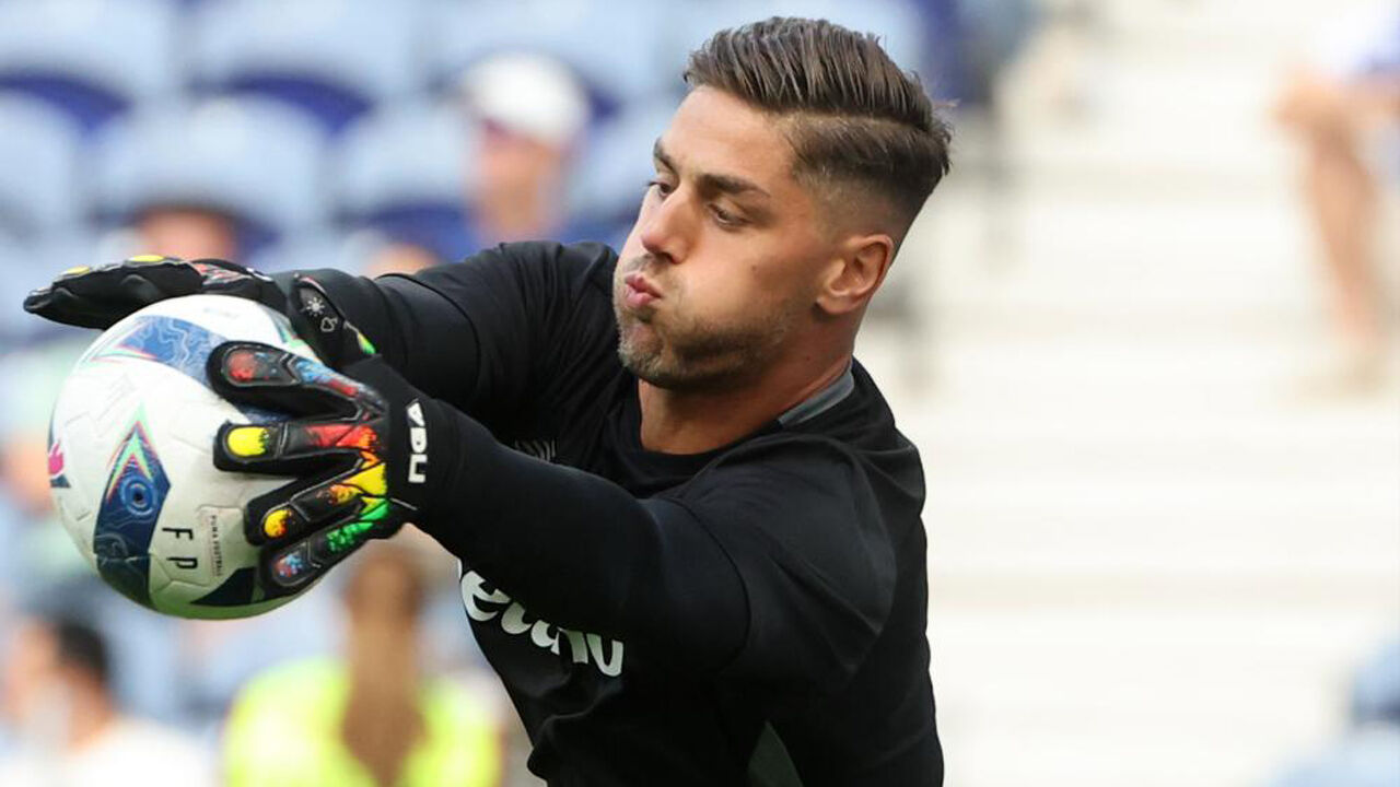 Cláudio Ramos destaca a forma "séria e humilde" como o FC Porto se apresentou frente ao Celoricense