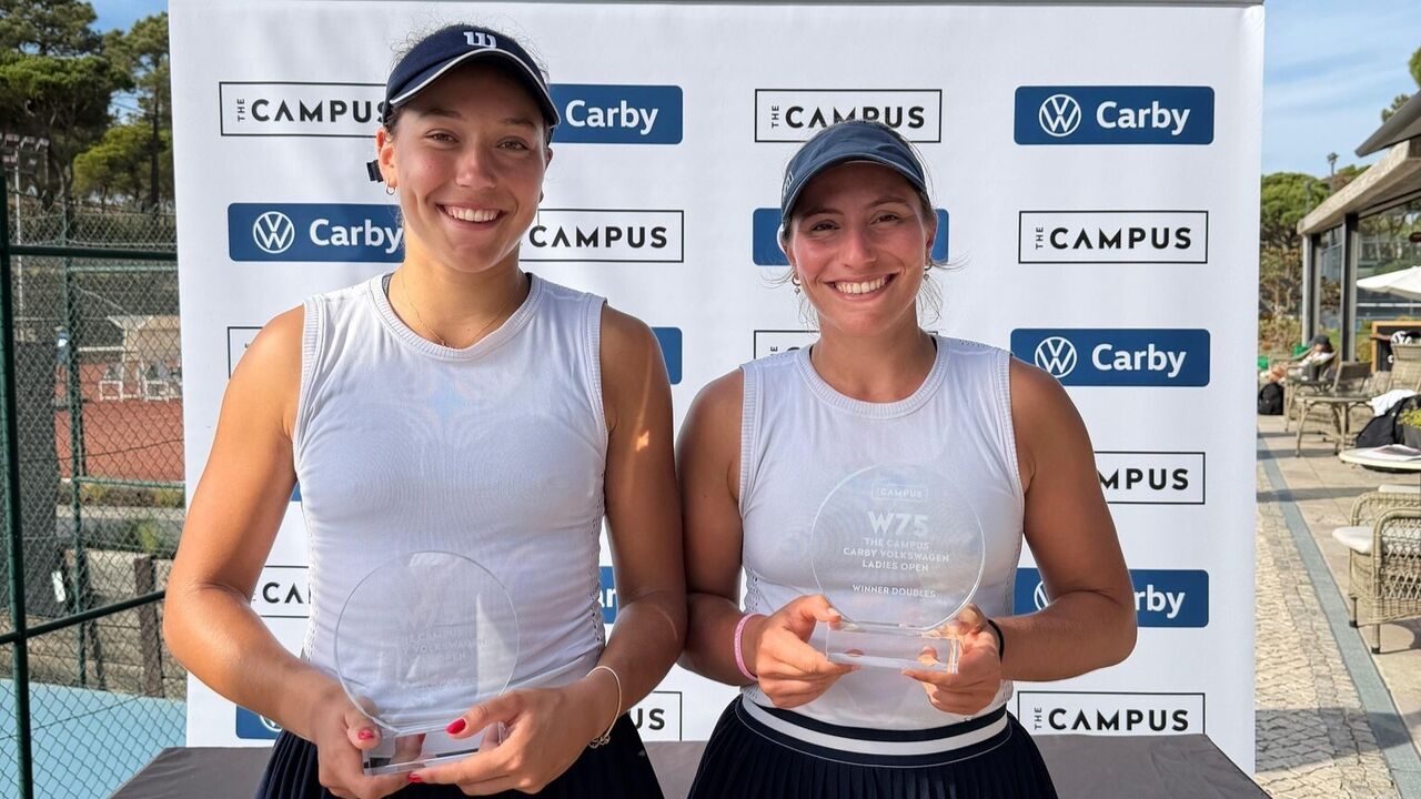 Vencedoras do Ladies Open Carby Volkswagen celebram título de pares