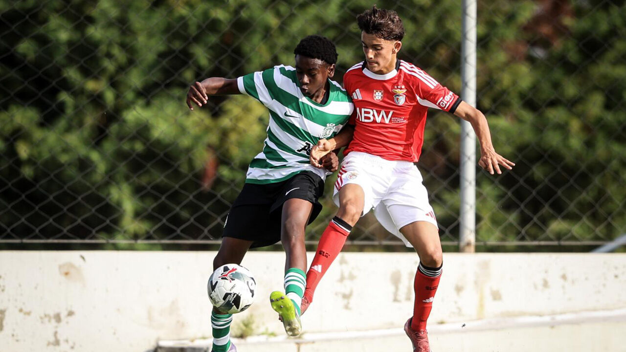 Benfica e Sporting não foram além de um empate no dérbi de iniciados