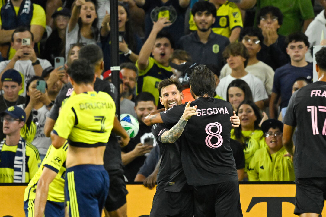 Lionel Messi festeja frente ao Nashville