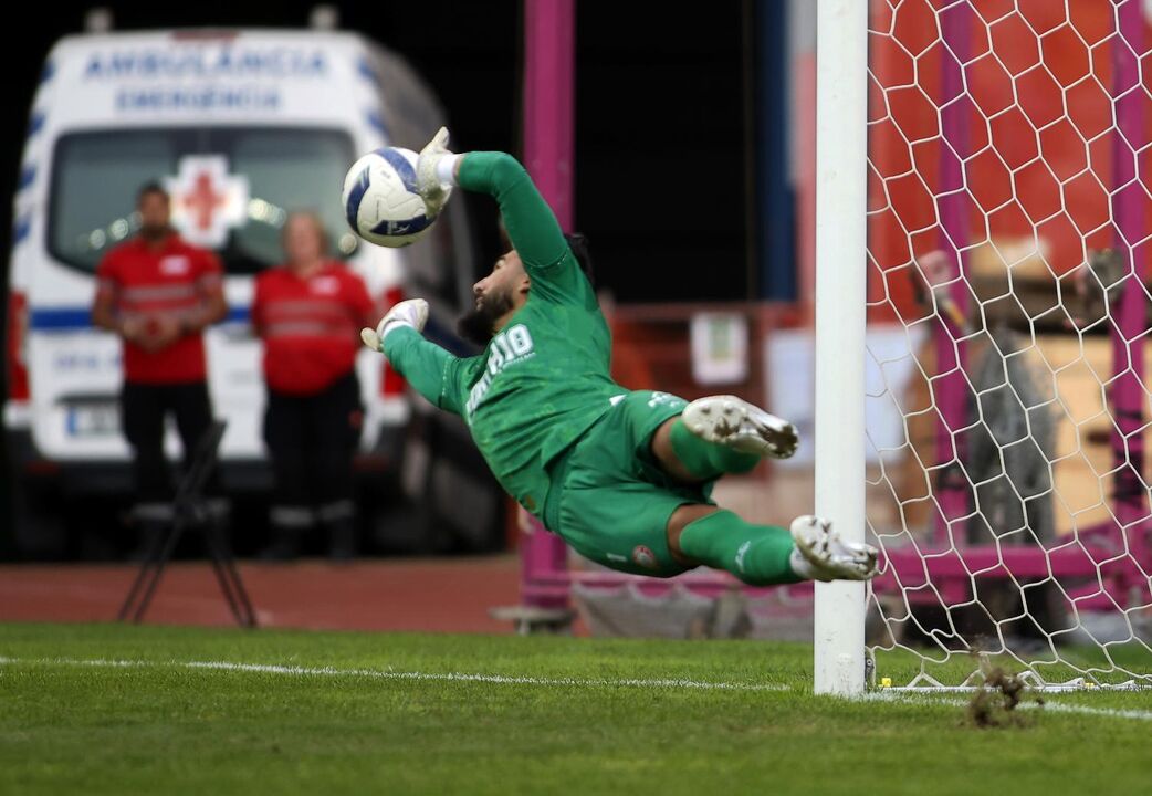 Salvi Carrasco defendeu penálti e ajudou U. Leiria a apurar-se