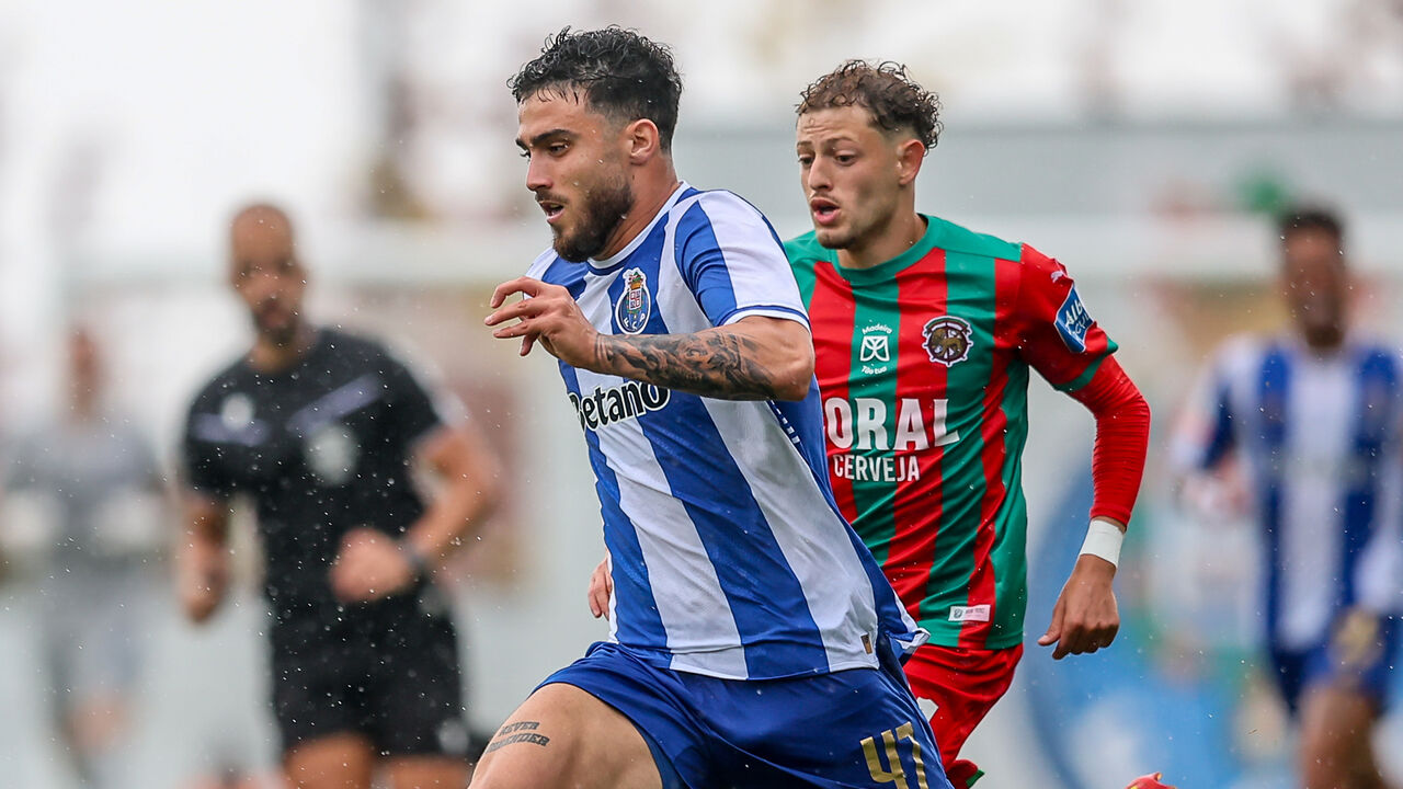 Ángel Alarcón em ação frente ao Marítimo B