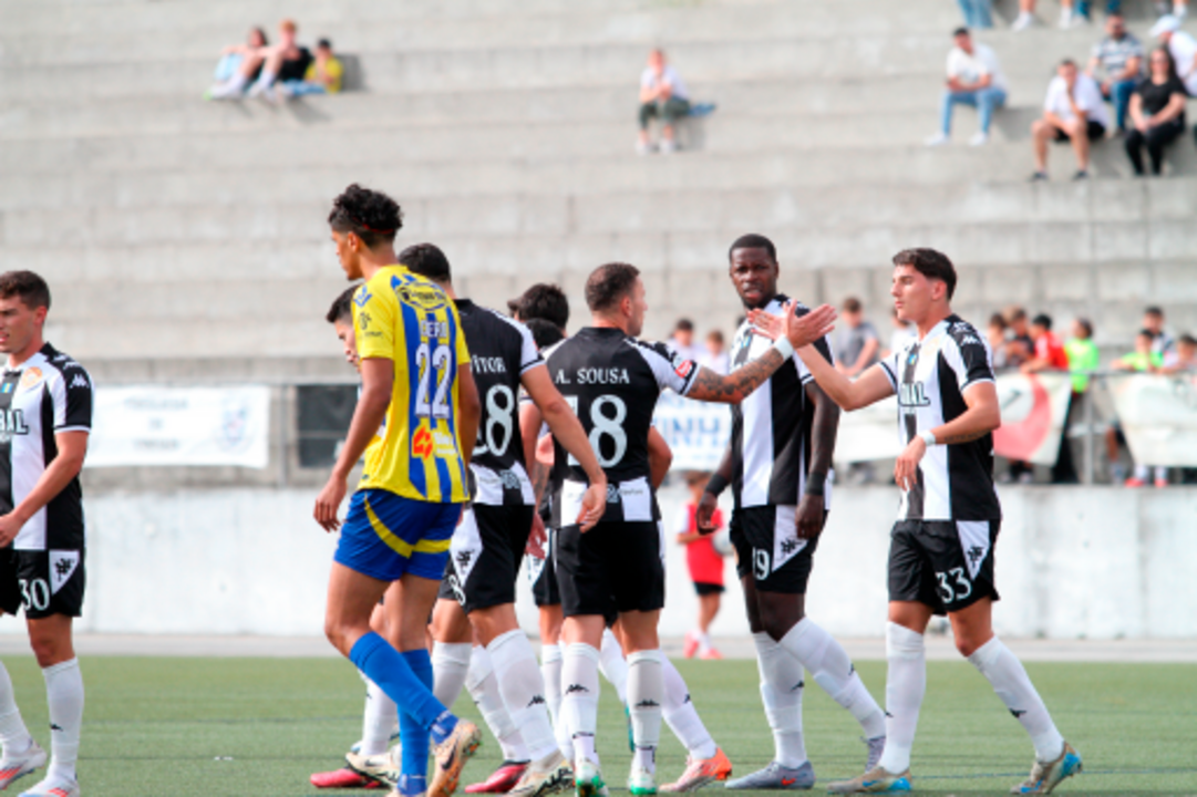 Francisco Gonçalves festeja o seu golo na Taça