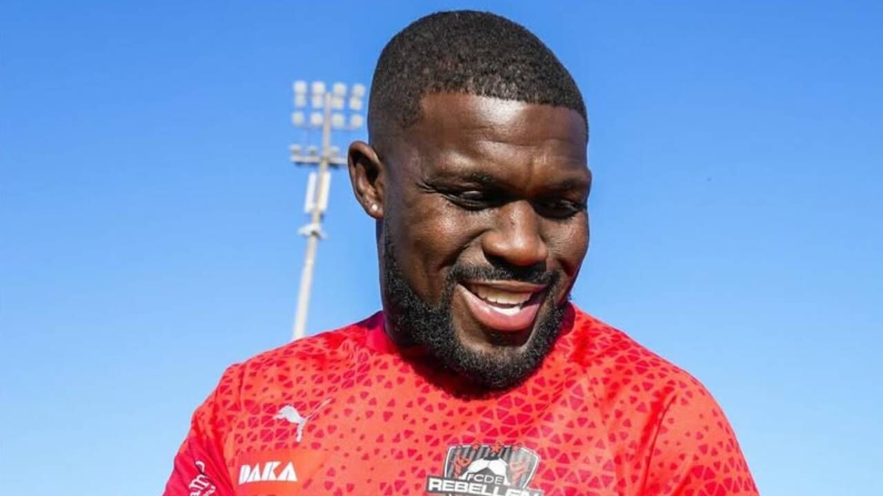 Royston Drenthe hospitalizado após sofrer derrame cerebral