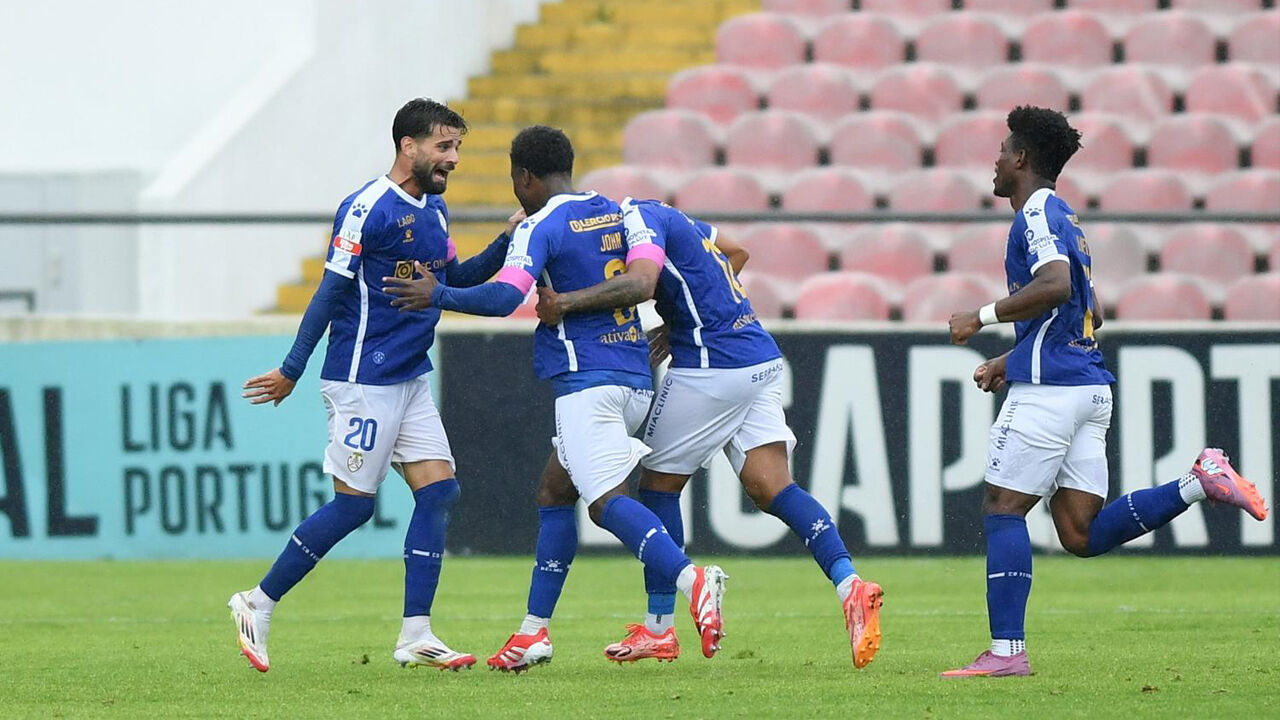 Feirense faz a festa frente ao Penafiel