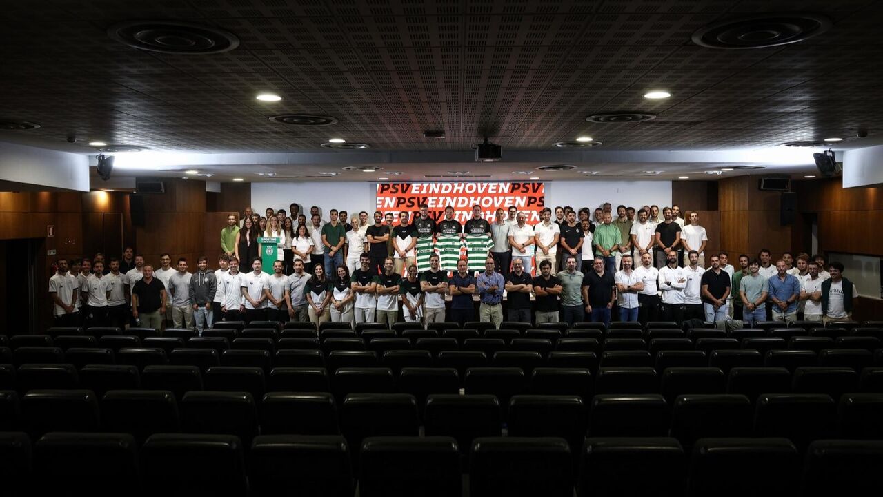 Sporting e PSV discutem futebol de formação em Alvalade