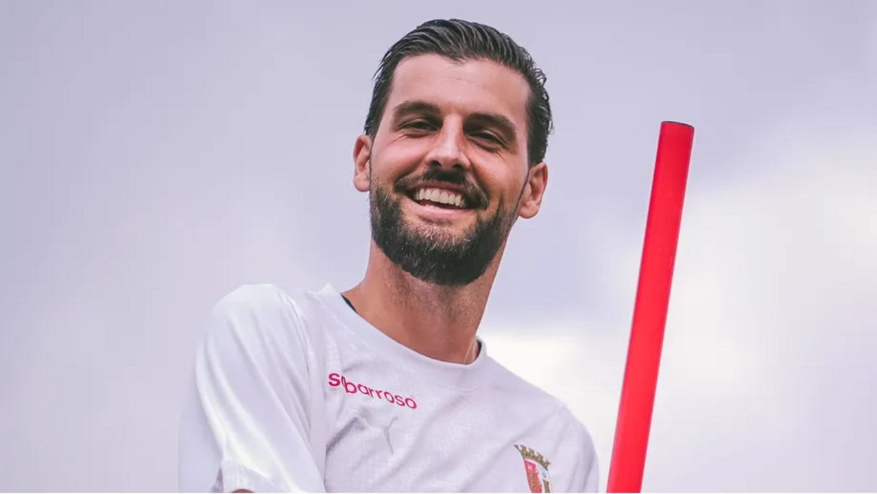 Florian Grillitsch lesionado no jogo do Sp. Braga com o E. Vermelha