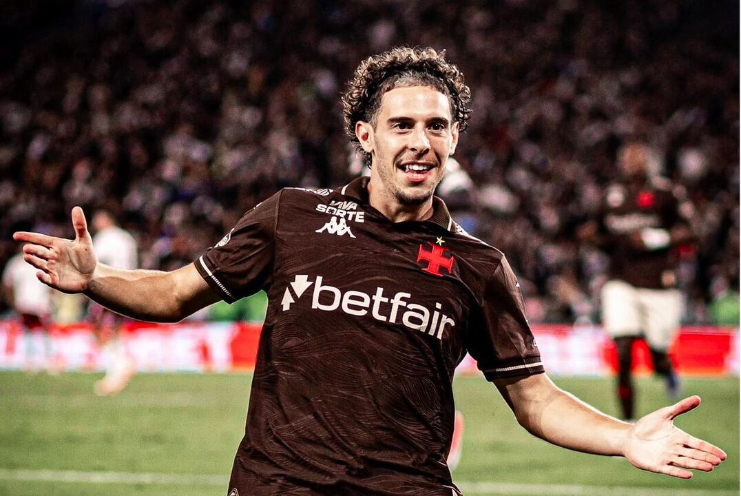 Nuno Moreira elogiado após marcar pelo Vasco contra o Fluminense