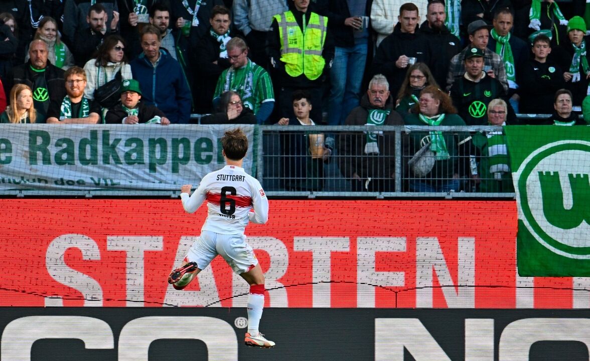Stiller, médio do Estugarda, é pretendido pelo Manchester United
