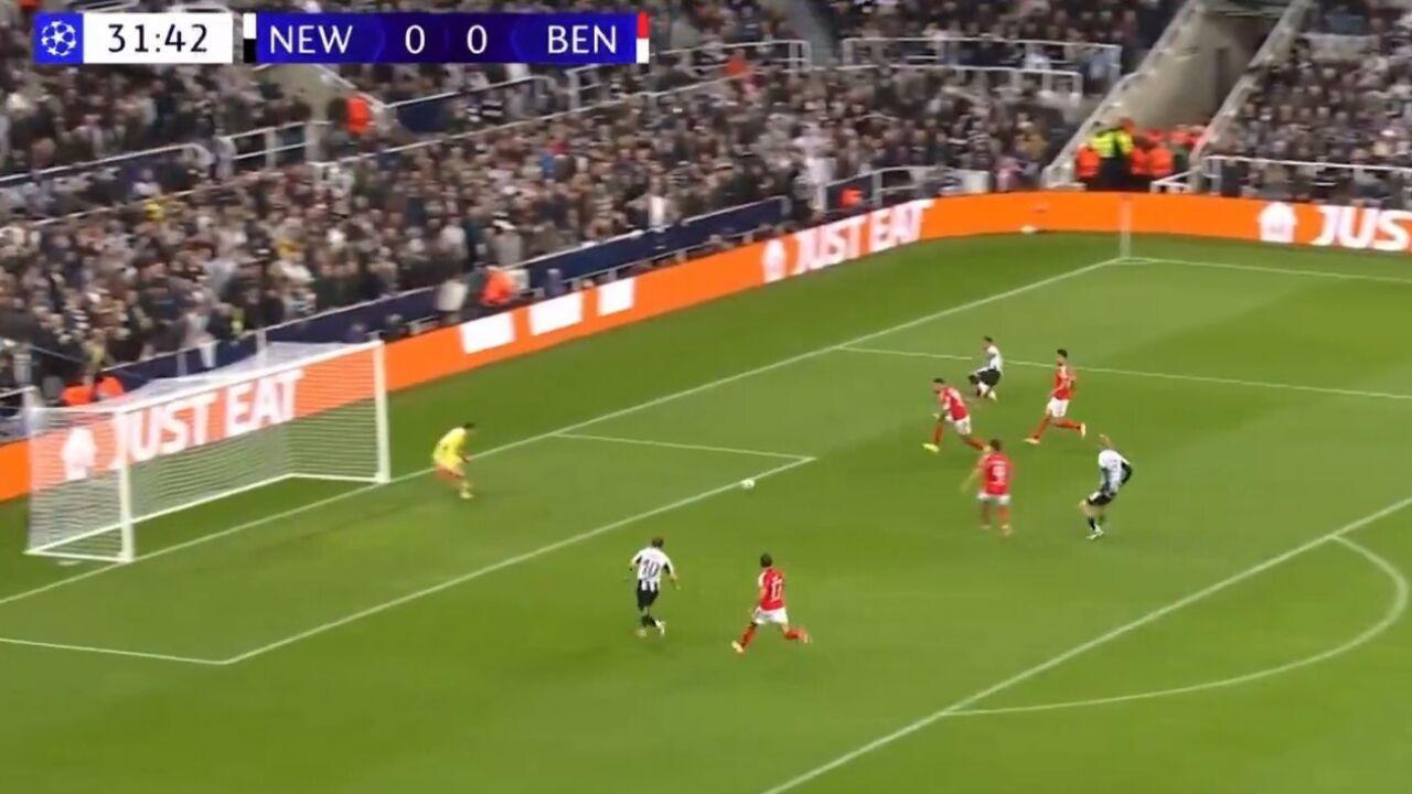 Newcastle e Benfica empatam 0-0 aos 32 minutos, com Bruno Guimarães a lançar Jacob Murphy