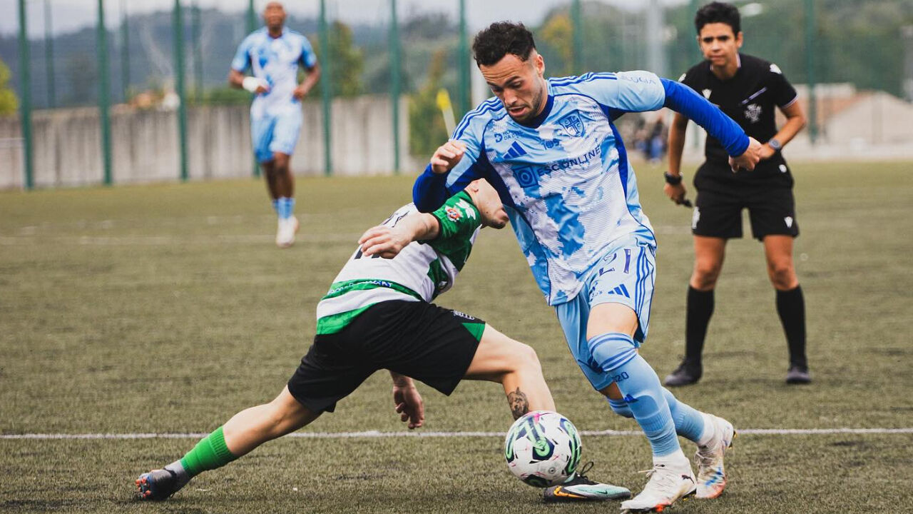 Tiago Morais no jogo com o Ançã