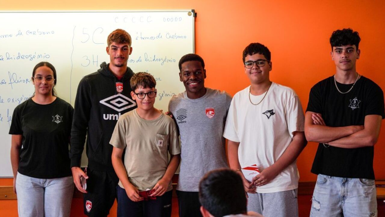 Brenner Lucas e Tiago Duarte visitaram Escola de Rabo de Peixe