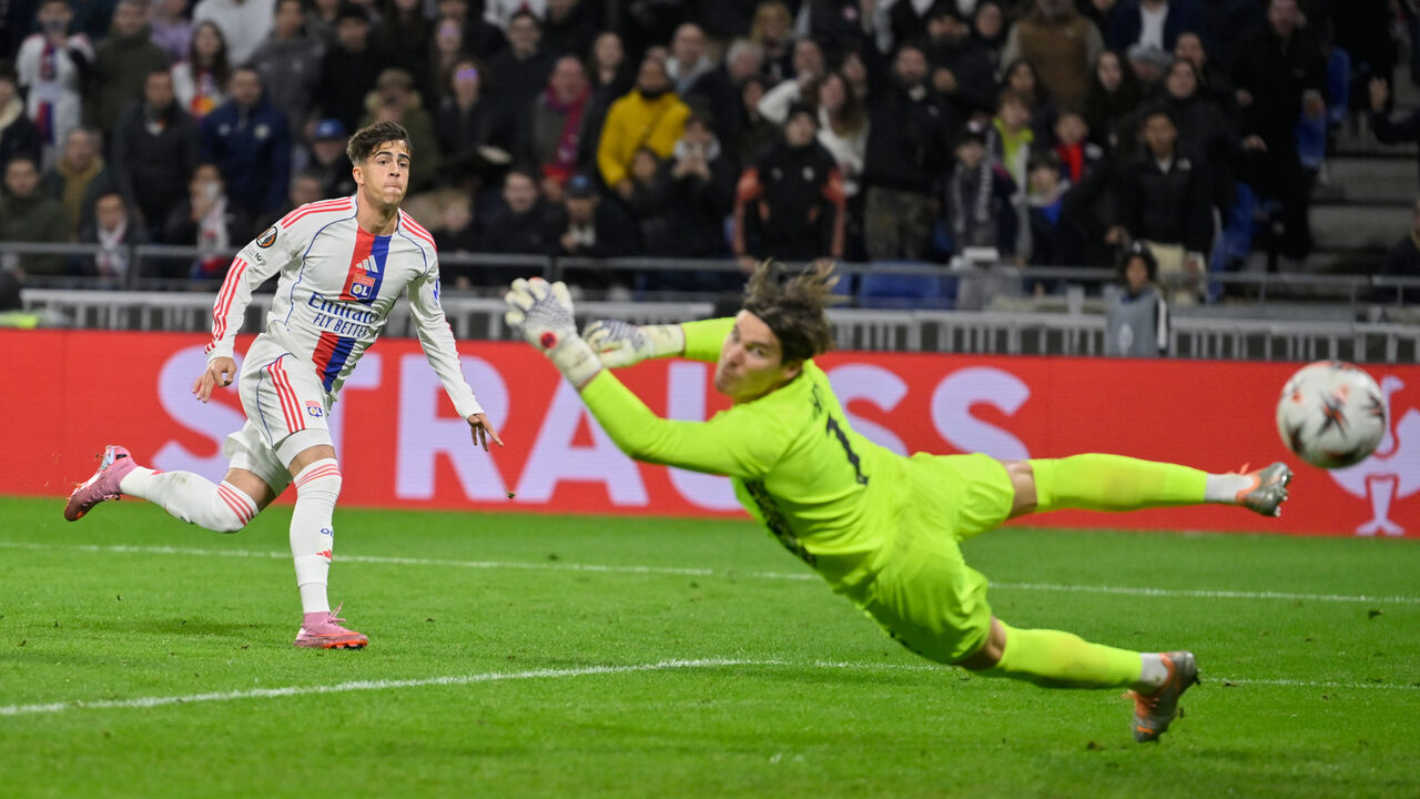 Afonso Moreira estreou-se a marcar pelo Lyon frente ao Basileia, na Liga Europa