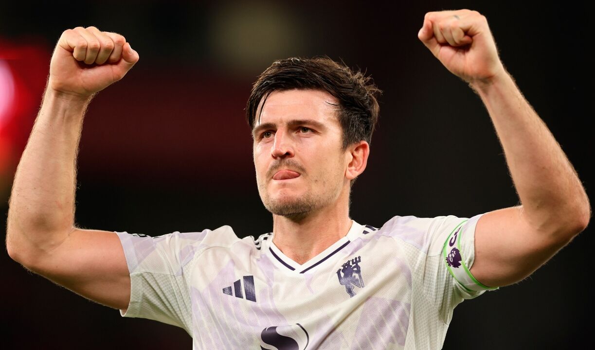 Maguire, jogador do Manchester United, comemora apoio