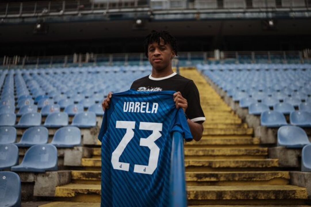 Cardoso Varela, jovem português do Dínamo Zagreb, marca na Liga Europa aos 16 anos